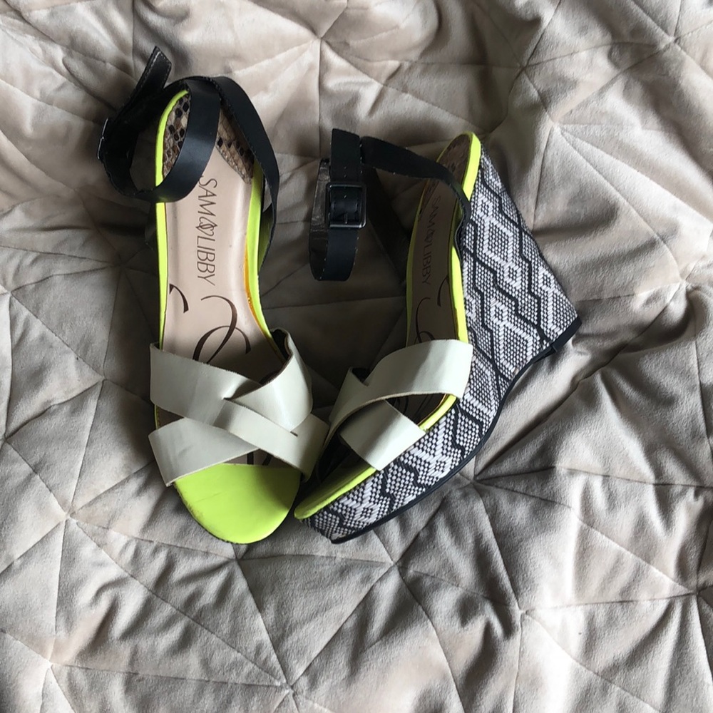Blk/Wht w Chartreuse Accent Wedges